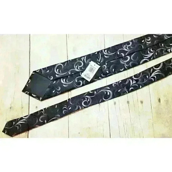 NWT ALFANI Mens BLACK WHITE GRAY Silver SILK Necktie Standard Length Tie - Picture 2 of 4